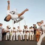 Capoeira ile yaşlanmayı tersine çevirin ve genç kalın!